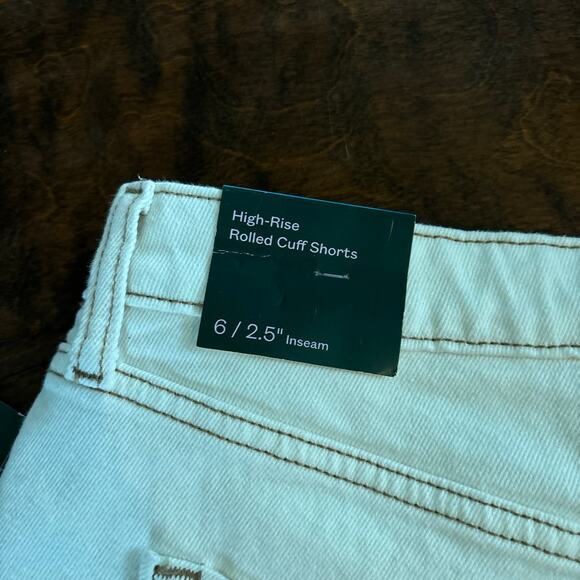 Wild Fable Women's Cream High Rise Rolled Cuff Denim Shorts‎ Size 6 R NEW - Picture 7 of 10